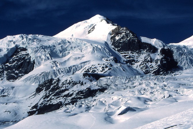 lobuche Peak Climbing, Lobuche East Peak Climbing, Lobuche Peak Expedition, Lobuche West Peak Climbing, Lobuche Peak climbing and Everest Base Camp Trek