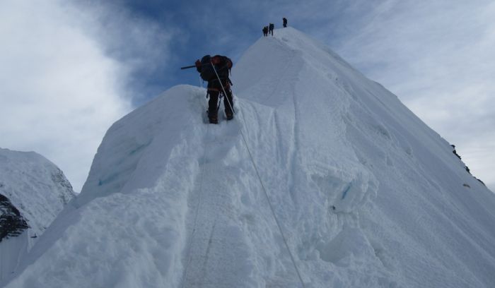 Mera Peak & Island Peak Expedition Via Amphu Labtsa Pass