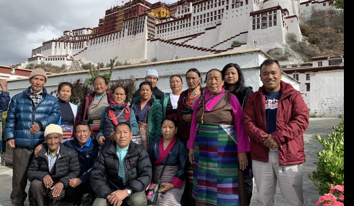 Sherpa Buddhist pilgrimage at Lhasa