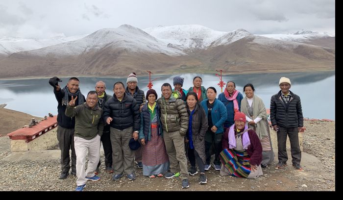 Yamdruk Tso lake, Tibet