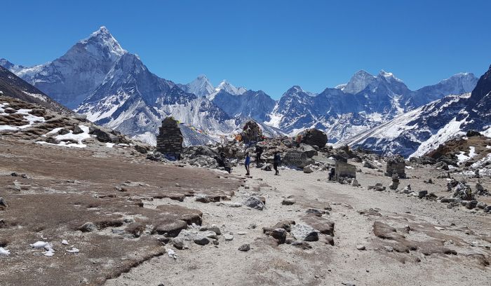 Mountain views one the way to Luxury EBC trek