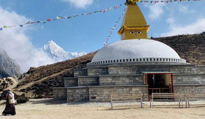 Stupa & Mountai view from Thameteng after Renjo la pass